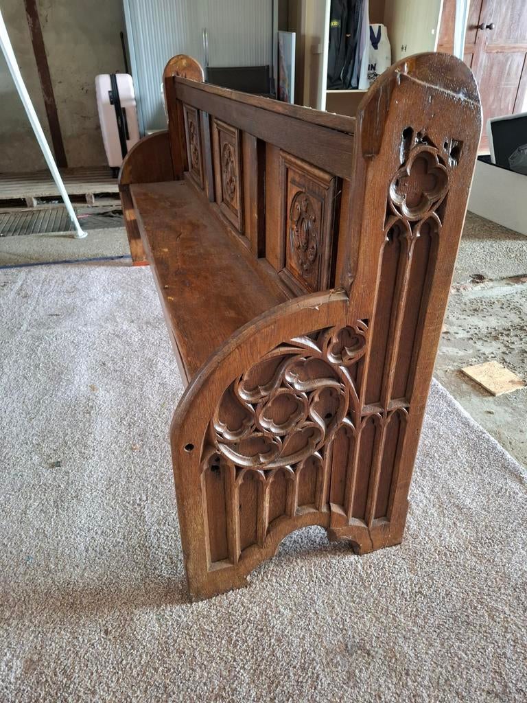 Prachtige kerkbank, Ophalen