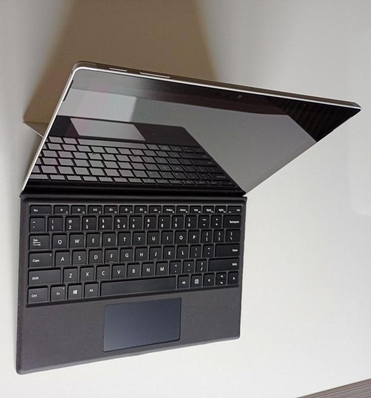 Surface Pro 6 i5, 8GB 256GB SSD, Windows 11 pro, Computers en Software, Windows Laptops, Zo goed als nieuw, 13 inch, SSD, 2 tot 3 Ghz