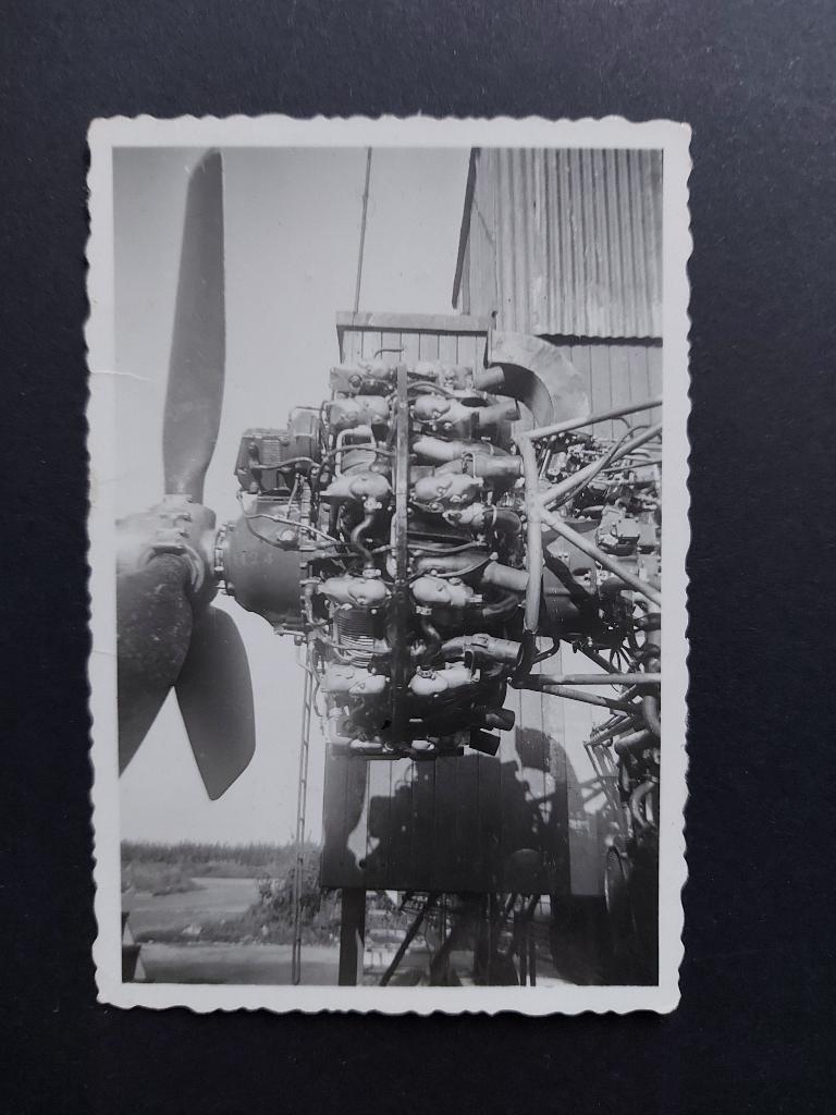 Oude foto van een vliegtuigmotor (F1001), Ophalen of Verzenden, Gebruikt, Kaart, Foto of Prent