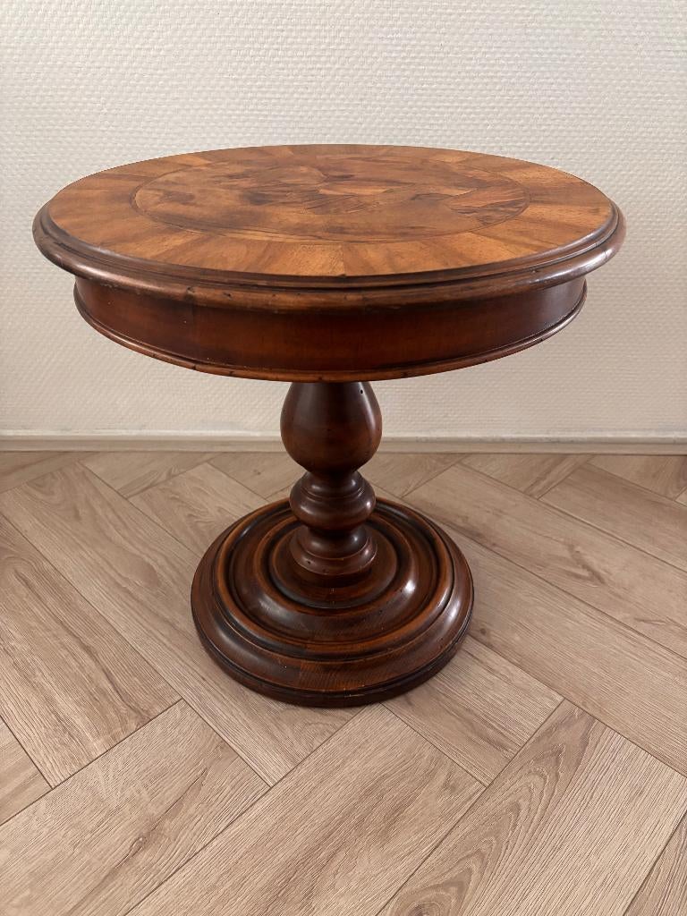 Antieke ronde bijzettafel van hout met ingelegd blad., Ophalen of Verzenden