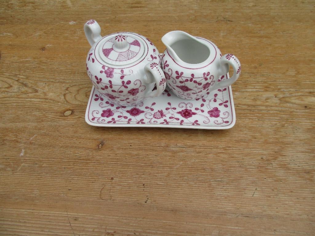 China Purper - August Warnecke, Nieuw, Ophalen of Verzenden, Overige stijlen, Kop(pen) en/of Schotel(s)