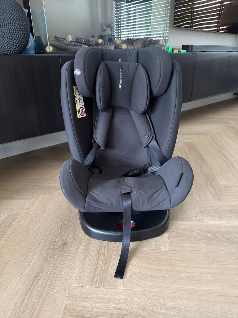 Kidsriver autostoel draaibaar, met isofix ( heb 2 stuks ), Kinderen en Baby's, Autostoeltjes, Autogordel of Isofix, Gebruikt, Verstelbare rugleuning