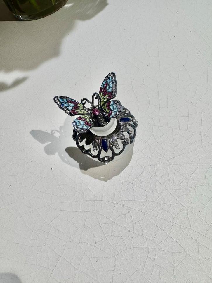 Vintage parfum flesje met vlinderdecoratie, Sieraden, Tassen en Uiterlijk, Uiterlijk | Parfum, Gebruikt, Ophalen of Verzenden