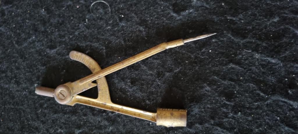 Prachtige antieke passer en potloodje in messing, Ophalen of Verzenden, Zo goed als nieuw, Staal