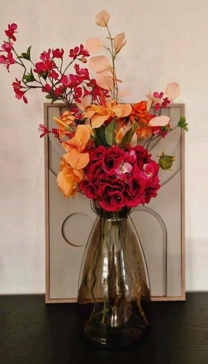 Prachtige handgemaakte vaas met zijdebloemen, Binnen, Ophalen of Verzenden, Meerkleurig, Silk-ka