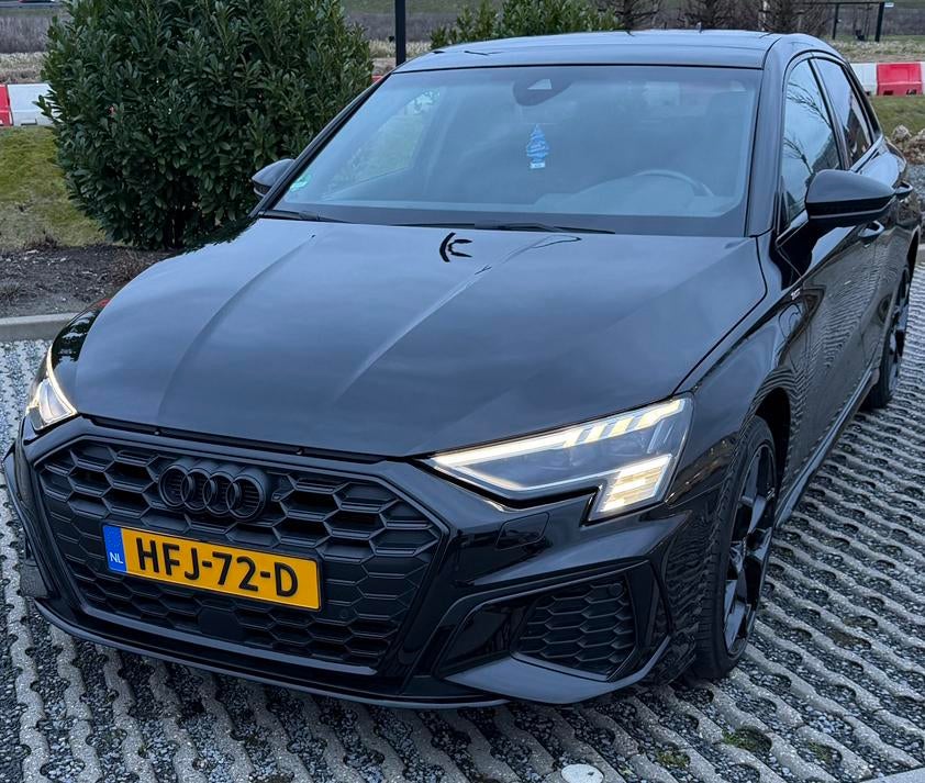 Audi A3 Sportback 45TFSI  plugin hybride SLine Mythos Zwart, Auto's, Audi, Euro 6, 4 cilinders, 1395 cc, Grijs