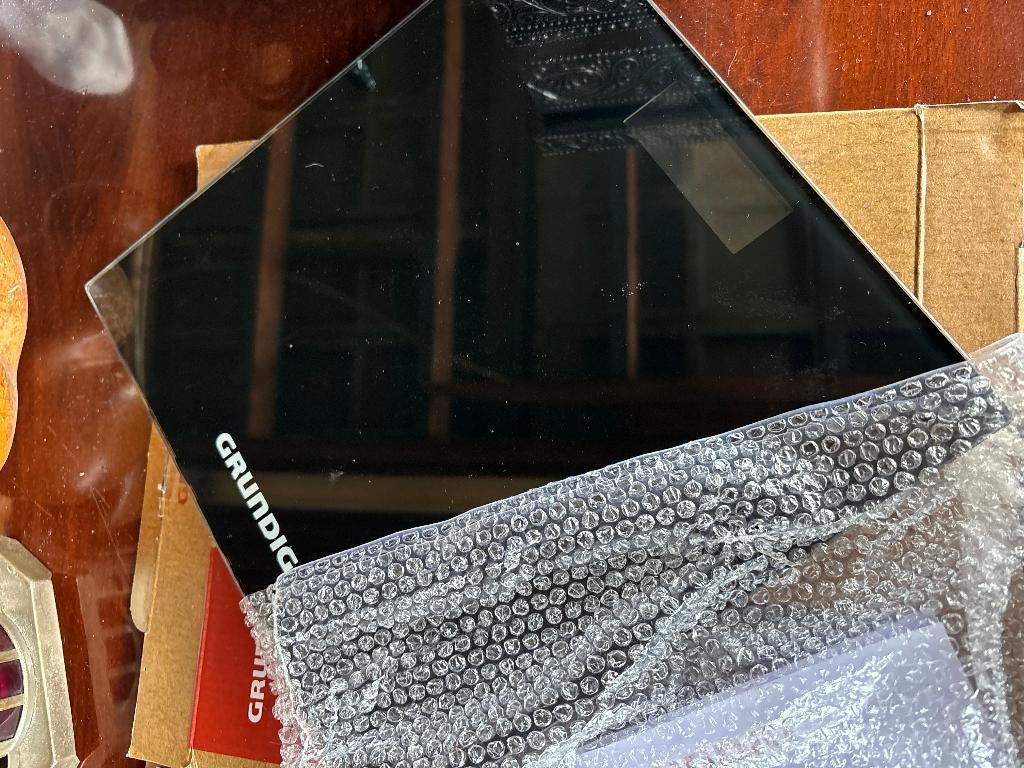 Grundig Digitale Personenweegschaal Zwart Glas, Ophalen, 1 tot 500 gram, Nieuw, 100 kg of meer