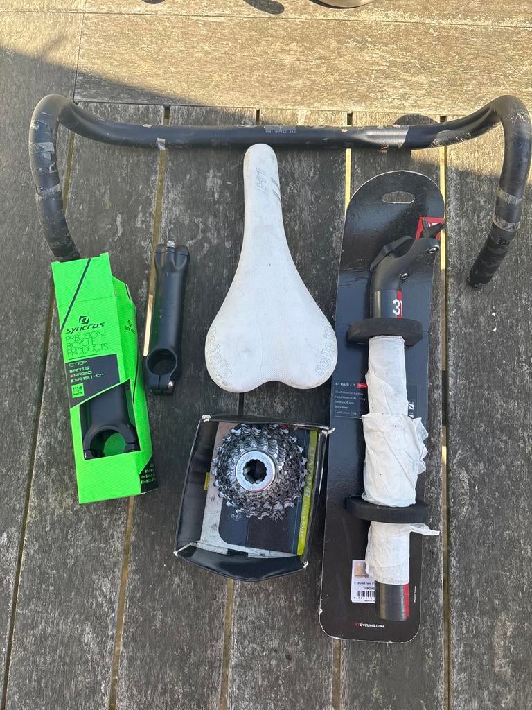 Fietsonderdelen: Stuur, Zadel, Cassette, Stuurpen, Zadelpen, Gebruikt, Ophalen of Verzenden, Derailleur of Ketting, Aluminium