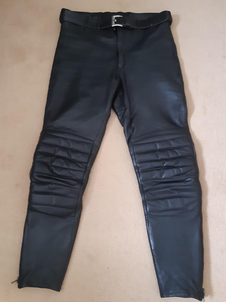 Leren motorbroek (mt52), Kleding | Dames, Spijkerbroeken en Jeans, Ophalen, Zo goed als nieuw, Zwart, Overige jeansmaten