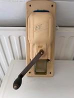 gietijzeren wandkoffiemolen antiek brocante, Ophalen