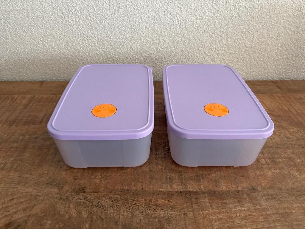 2 Tupperware diepvriesdozen van 1,5 liter in prima staat., Ophalen of Verzenden, Gebruikt, Paars, Bak of Kom