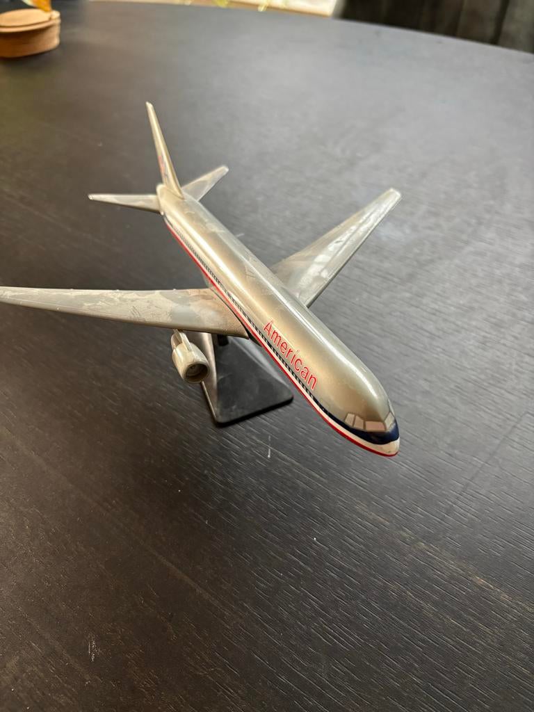 American Airlines model vliegtuig 1:200, Overige merken, Ophalen of Verzenden, Vliegtuig, Gebruikt