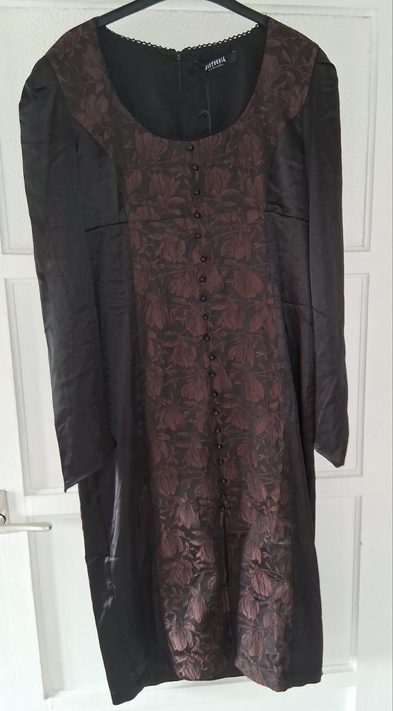 Disturbia Emmeline Jacquard Jurk - Nieuw (Maat 16/44), Bruin, Maat 42/44 (L), Nieuw, Ophalen of Verzenden