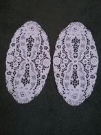 2 identieke witkatoenen ovale kanten kleedjes, Antiek en Kunst, Ophalen of Verzenden