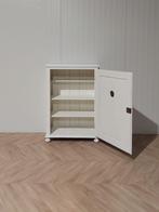 Landelijke klassieke kast, eendeurs, legkast, linnenkast, Ophalen of Verzenden