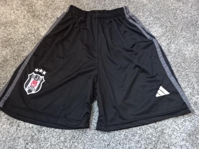 Sportbroekje Beşiktaş JK / maat 176 / ADIDAS, Kinderen en Baby's, Kinderkleding | Maat 176, Adidas, Jongen of Meisje, Sport- of Zwemkleding