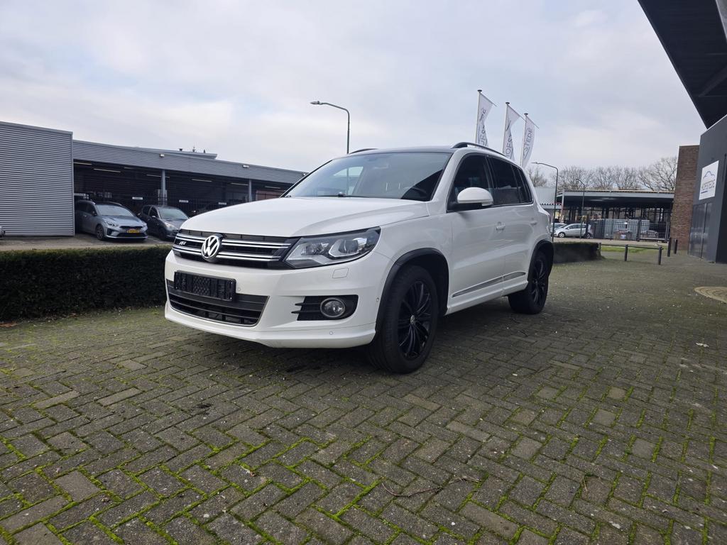 Volkswagen Tiguan 2.0 TSI 2016 | 107.000 km, Auto's, Volkswagen, Automaat, Euro 5, Zwart, Wit