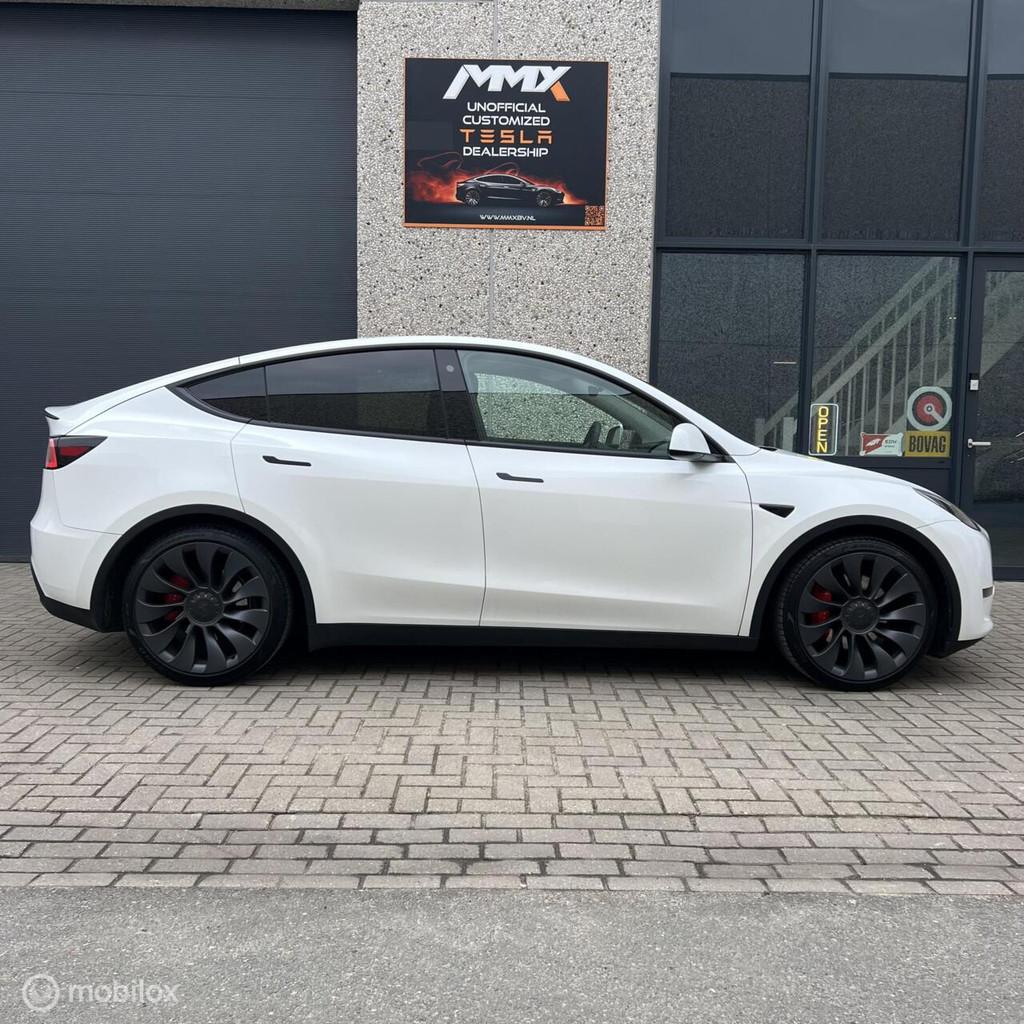 Tesla Model Y Performance + MMX PACK + TREKHAAK + IAP, Auto's, Tesla, Automaat, 514 km, Gebruikt, Zwart