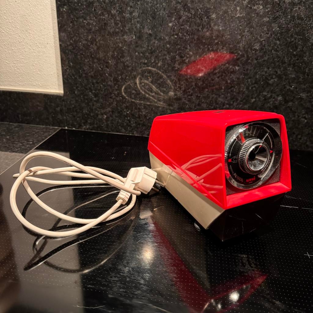 Uni Mitsubishi electrische puntenslijper pensil sharpener, Ophalen of Verzenden, Zo goed als nieuw