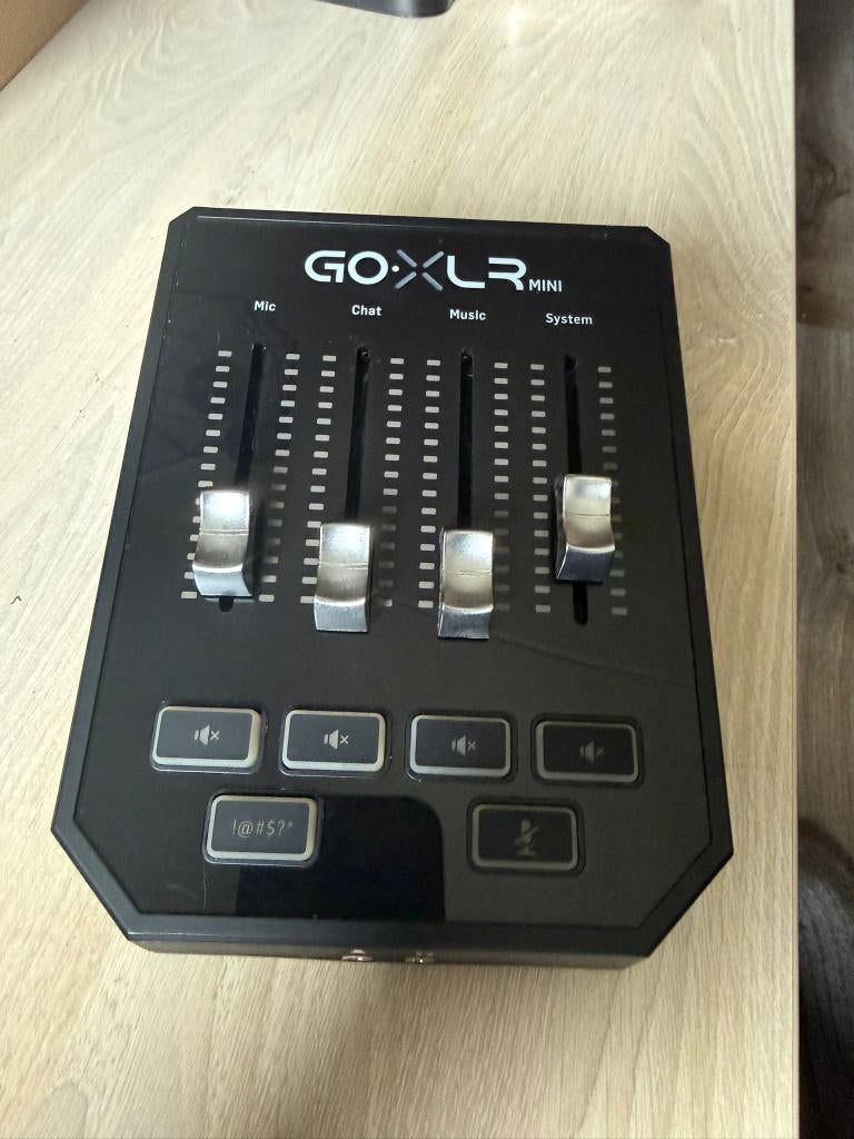 GOXLR Mini audio device, Ophalen, Zo goed als nieuw, Minder dan 5 kanalen, Microfooningang