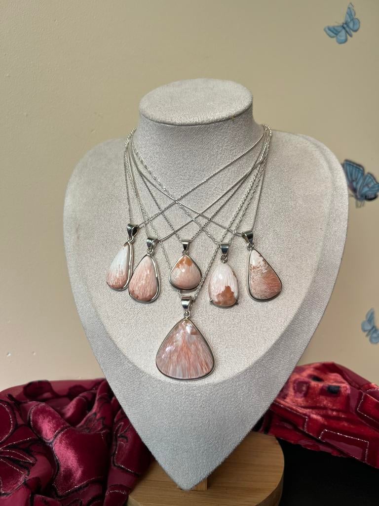 Scoleciet hanger beschermt vrede inzicht derde oog magie TIP, Nieuw, Ophalen of Verzenden, Roze, Met edelsteen