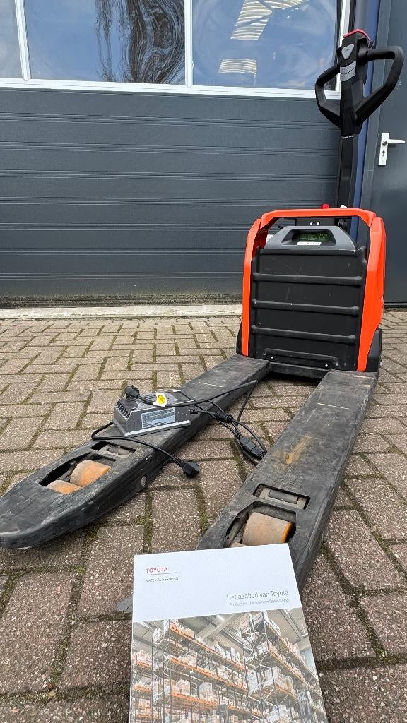 Elektische pompwagen BT 1500kg - bijna nieuw !!!, Doe-het-zelf en Verbouw, Palletwagens en Pompwagens, Ophalen, Zo goed als nieuw