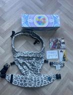 Artipoppe Zeitgeist Leopard light, Kinderen en Baby's, Babydragers en Draagdoeken, Overige merken, Buik of Rug, Ophalen of Verzenden
