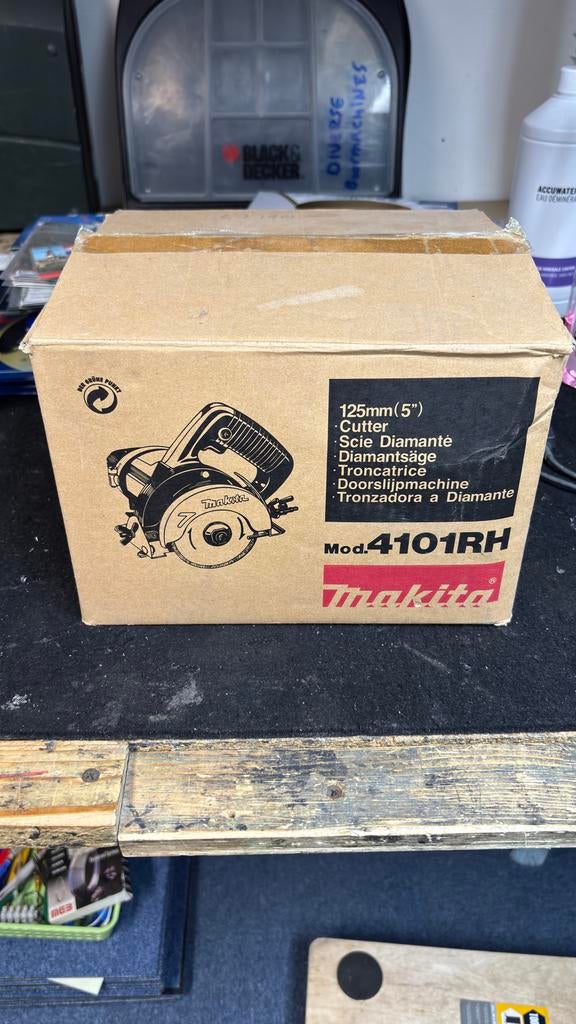Makita 4101RH Diamantzaag tegels glas 125mm, Gebruikt, Cirkelzaag, 600 tot 1200 watt, Ophalen of Verzenden