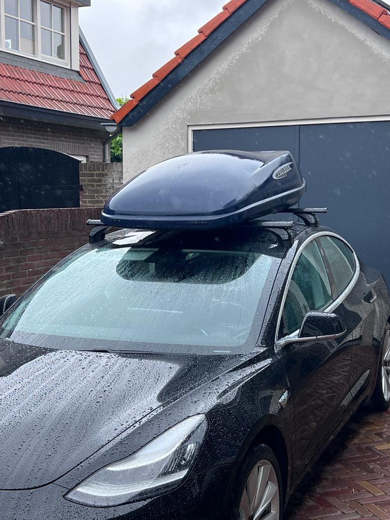 Dakkoffer te huur model Tesla 3, Ophalen, Zo goed als nieuw