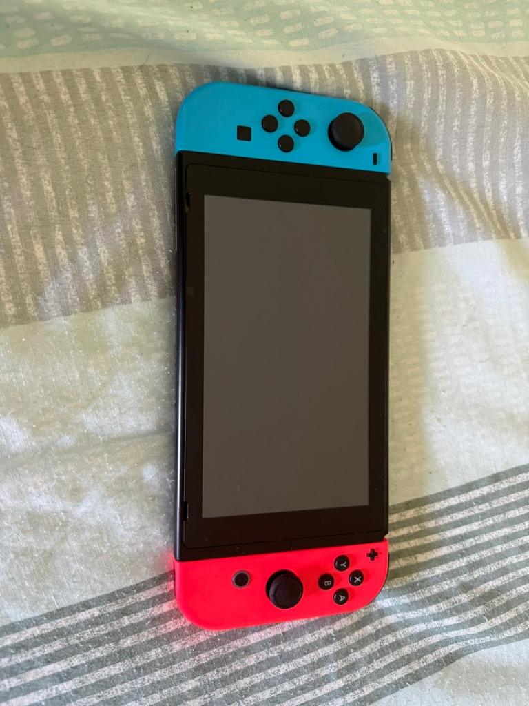 Nintendo Switch, Ophalen of Verzenden, Gebruikt, Met 2 controllers, Switch Original