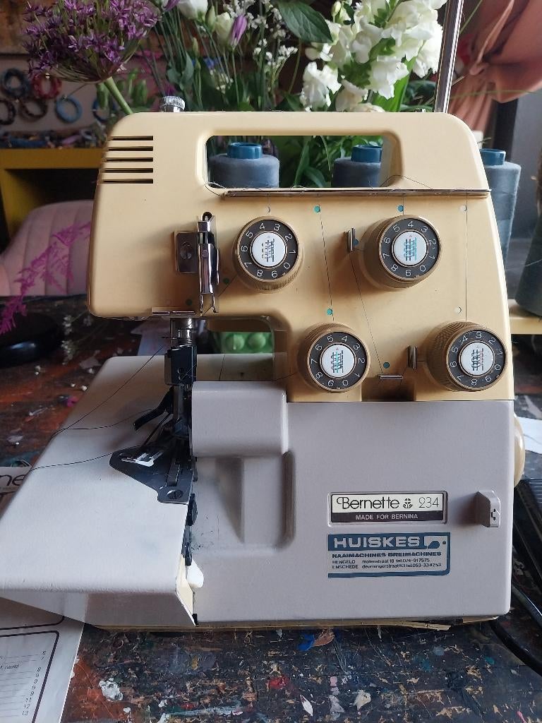 Perfect werkende Lockmachine Bernina, Hobby en Vrije tijd, Naaimachines en Toebehoren, Ophalen, Gebruikt, Bernina, Lockmachine