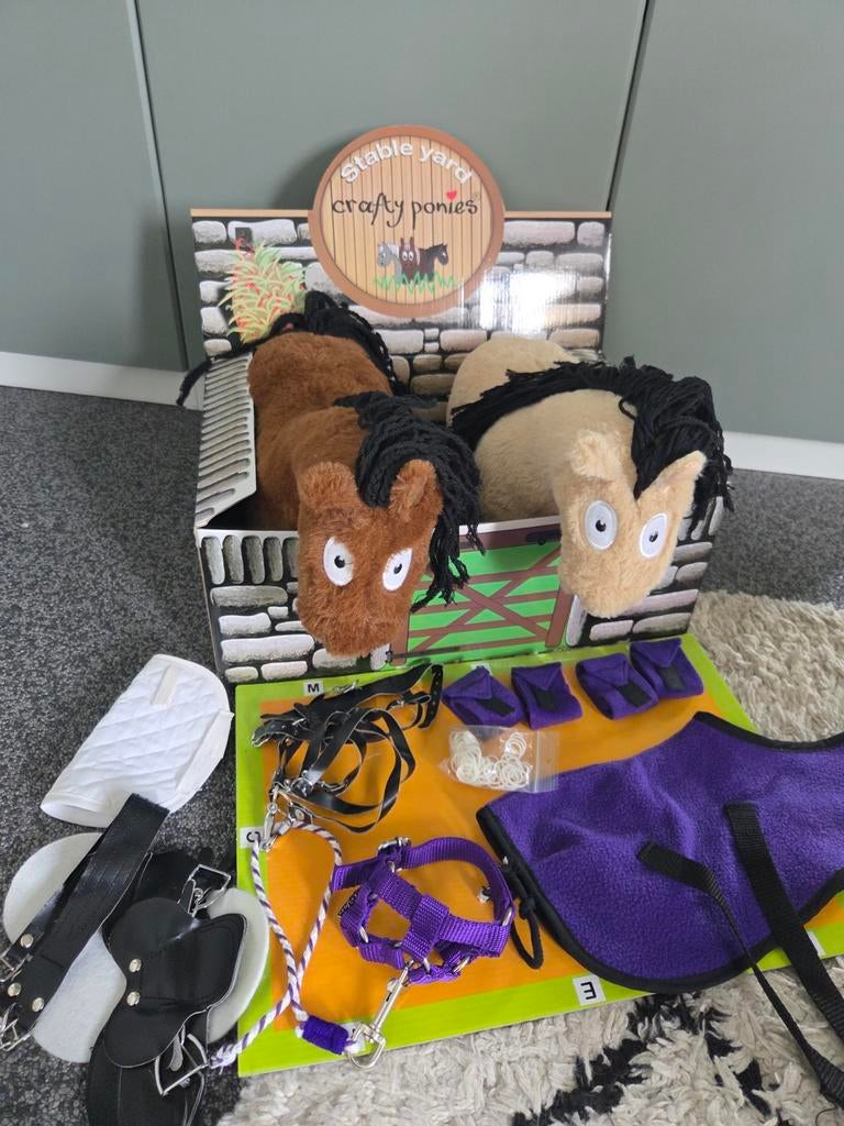 Set van 2 crafty ponies met accessoires, Kinderen en Baby's, Speelgoed | Knuffels en Pluche, Ophalen of Verzenden, Zo goed als nieuw
