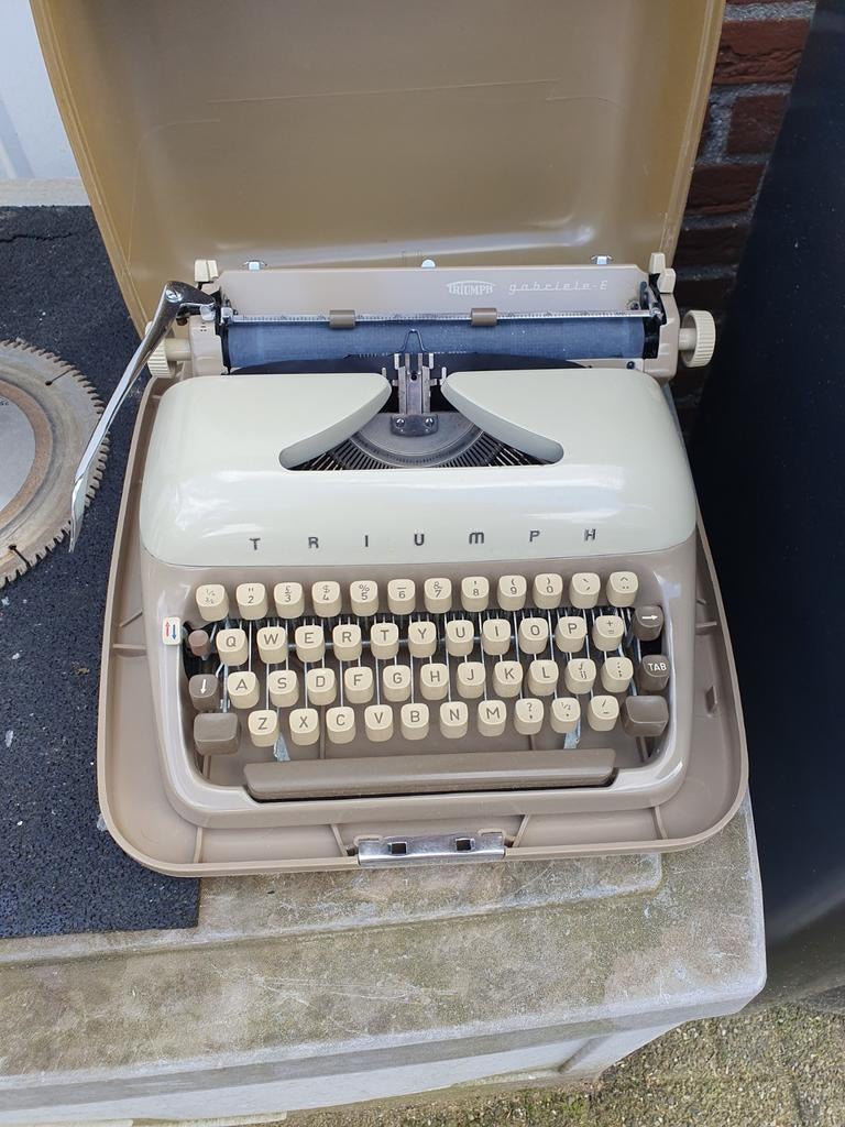 Triumph Gabriele - e, Ophalen of Verzenden, Zo goed als nieuw