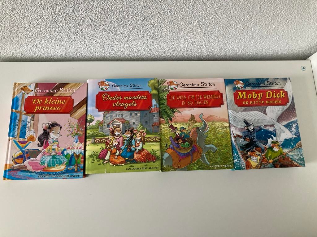 Geronimo Stilton Klassiekers: 4-delige set, Boeken, Ophalen of Verzenden, Gelezen, Fictie algemeen