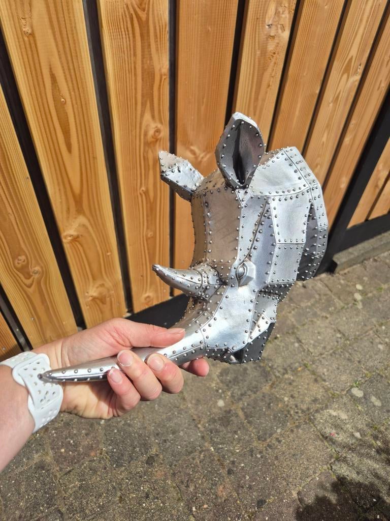 Unieke neushoorn sculptuur van metaal, Zilver, Ophalen of Verzenden, Zoogdier, Wanddecoratie