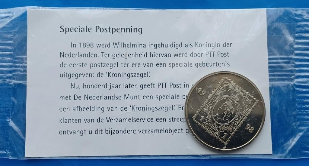 Postpenningen 1998 "Kroningszegel" 2x  Unc, Postzegels en Munten, Penningen en Medailles, Verzenden, Overige materialen, Nederland
