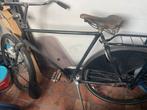 Oude vintage herenfiets, Ophalen
