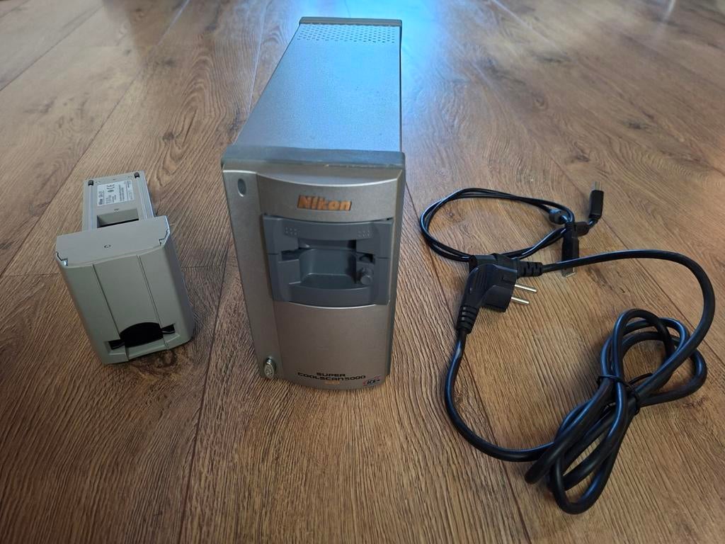 Nikon Super Coolscan 5000 ED, Ophalen of Verzenden, Gebruikt, Diascanner, Nikon