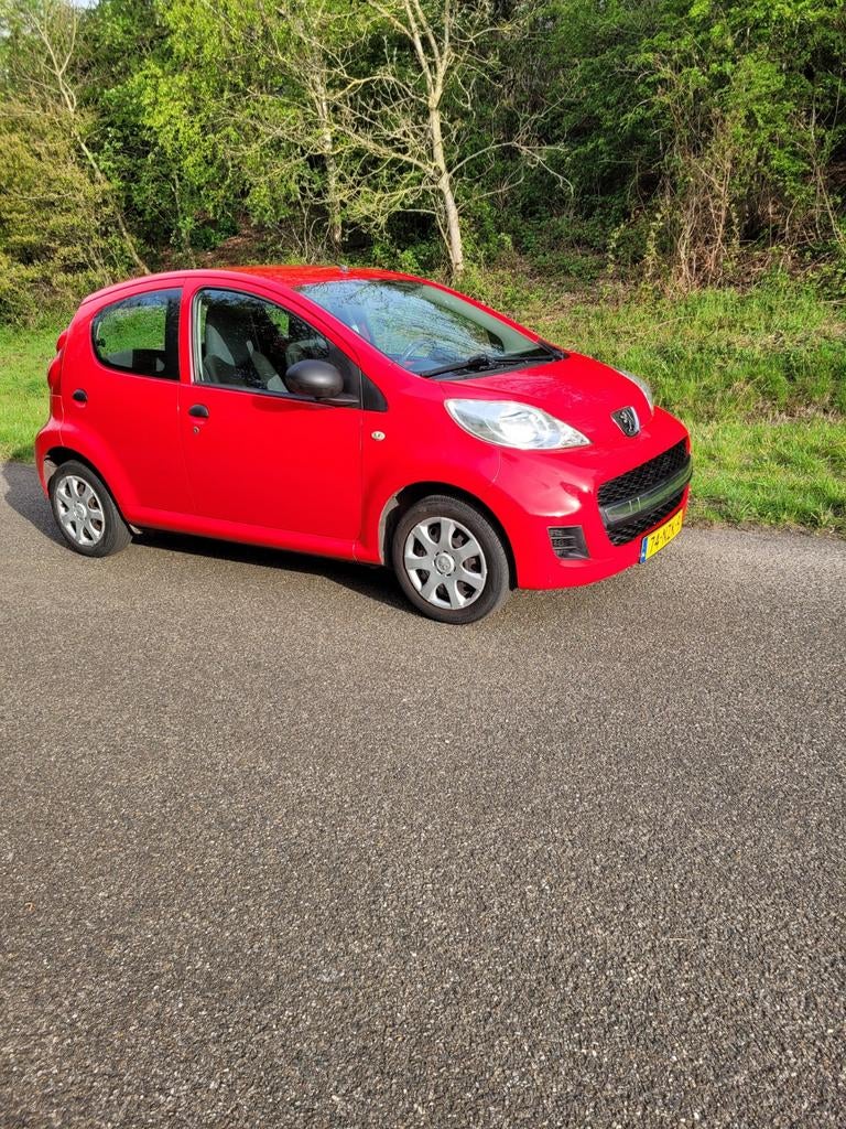 Peugeot 107 1.0 12V 5DR 2011 Rood, Auto's, Peugeot, Particulier, Airbags, Benzine, A, Hatchback, Handgeschakeld, Origineel Nederlands