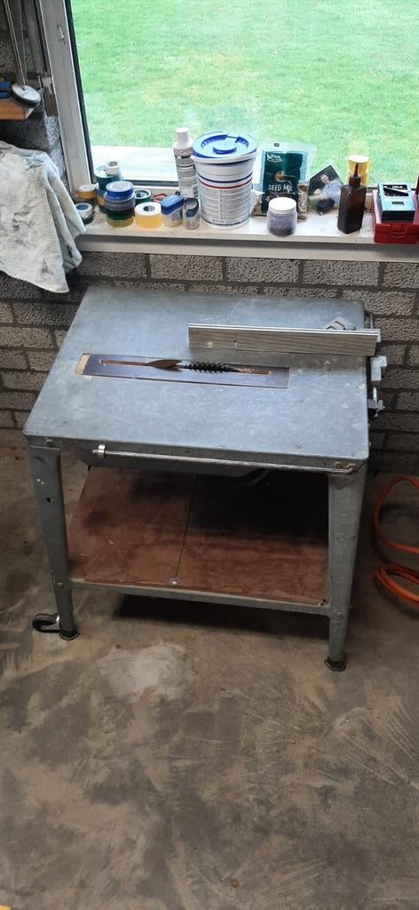 Robuuste Cirkelzaagtafel met Krachtige Motor, Doe-het-zelf en Verbouw, Gebruikt, Cirkelzaag, Onbekend, 70 mm of meer