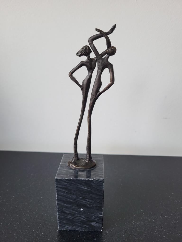 Modern bronzen beeld 'Dansend Paar' op marmeren sokkel, Groep mensen, Ophalen of Verzenden, Brons, 20 - 50 cm