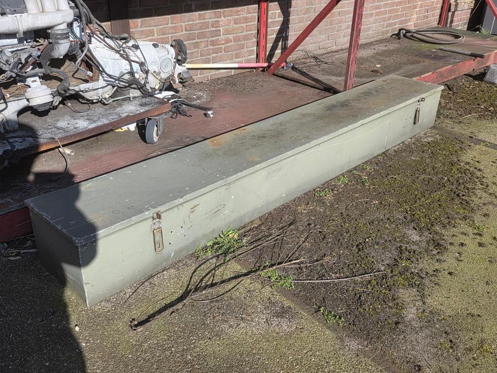 Robuuste metalen kist - Ideaal voor opslag, Ophalen, Minder dan 50 cm, Gebruikt, 200 cm of meer