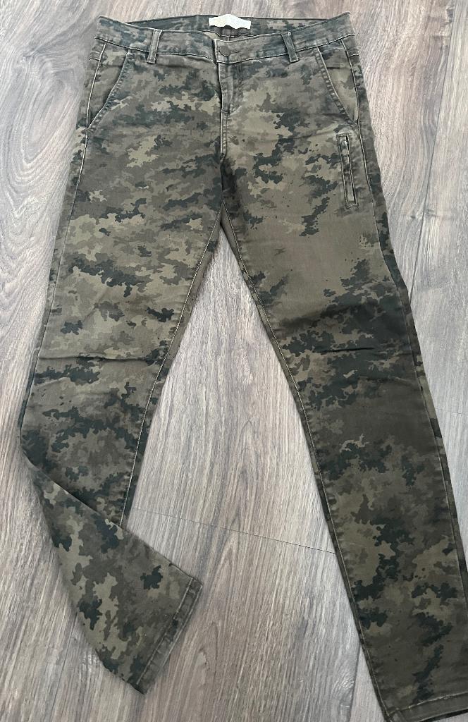Zara groene camouflage print lage stoere chino nieuw S, Kleding | Dames, Broeken en Pantalons, Nieuw, Maat 36 (S), Groen, Lang