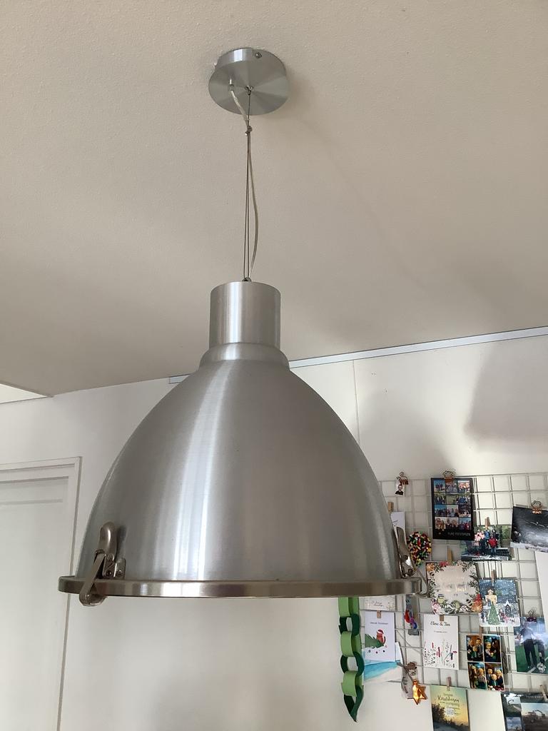 Industriële hanglamp - robuust en stijlvol, Ophalen, Zo goed als nieuw, Metaal, 50 tot 75 cm