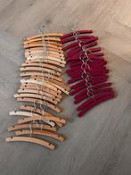 Houten kinderkledinghangers - set van 45, Kinderen en Baby's, Kindermode-accessoires, Ophalen of Verzenden, Gebruikt