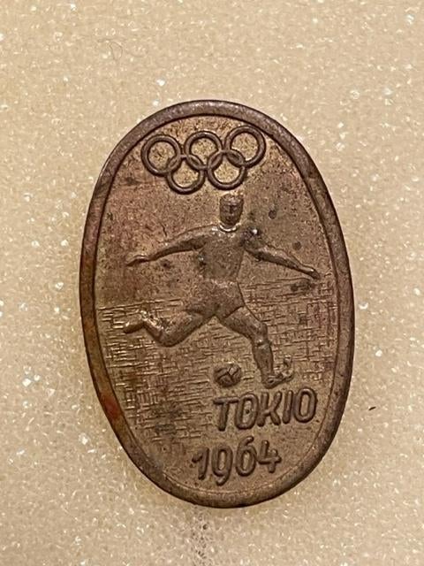 Olympia Tokio 1964 voetbal speldje, Ophalen of Verzenden, Zo goed als nieuw, Overige onderwerpen