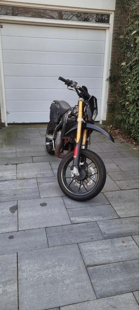 Schakelbrommer|Rieju mrt pro sm|2011|50cc, Fietsen en Brommers, Brommers | Derbi, Zo goed als nieuw, Ophalen of Verzenden