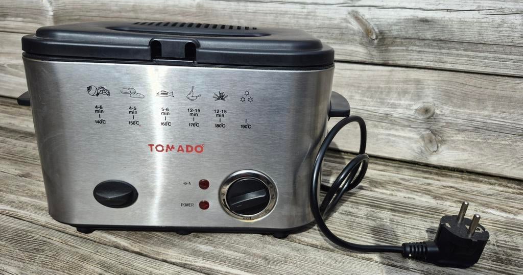 Mini Friteuse,  Merk Tomado, Minder dan 1 liter, Ophalen of Verzenden