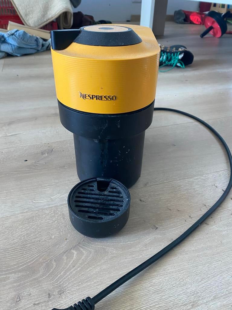 Nespresso vertuo apparaat geel, Ophalen of Verzenden, Gebruikt, Espresso apparaat, Koffiepads en cups