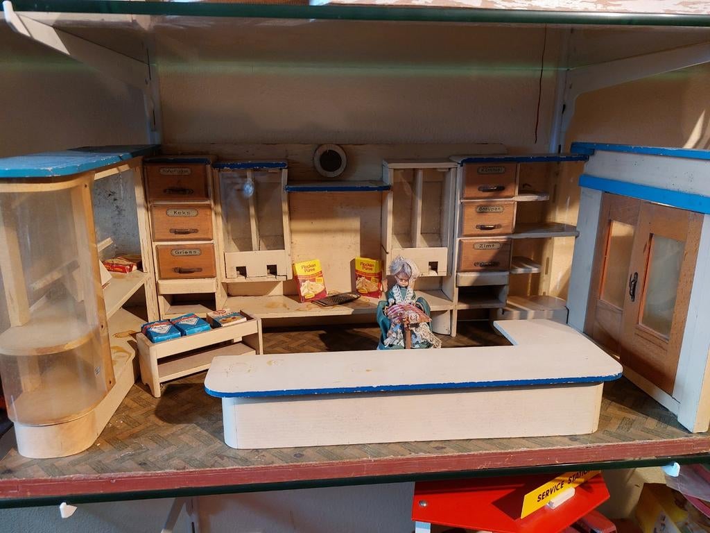 Antiek Duits winkeltje, Verzamelen, Poppenhuizen en Toebehoren, Ophalen of Verzenden, Gebruikt, Poppenhuis